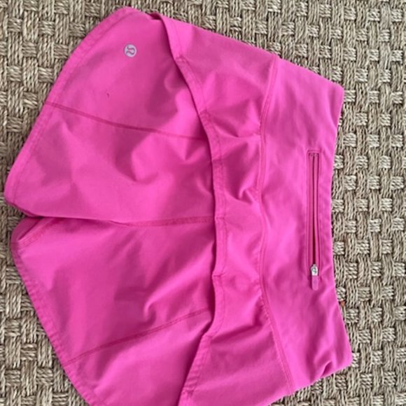 SONIC PINK- size 4 and four inch(small stain on the bottom) - Picture 5 of 6